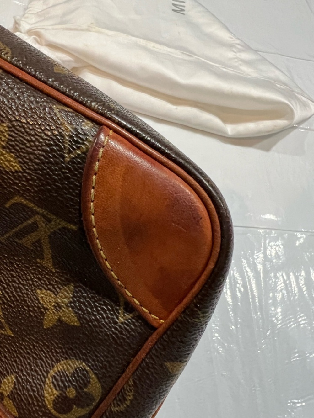 Louis Vuitton Toiletry Pouch could be just a project piece - Picture 15 of 16